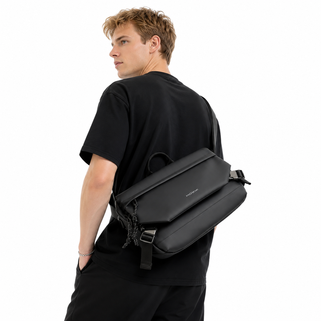 Vanntett Messenger Bag for Herre – Crossbody Skulderveske med iPad-rom