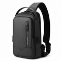 Crossbody Veske til Herre – Vanntett Skulderveske med USB-port