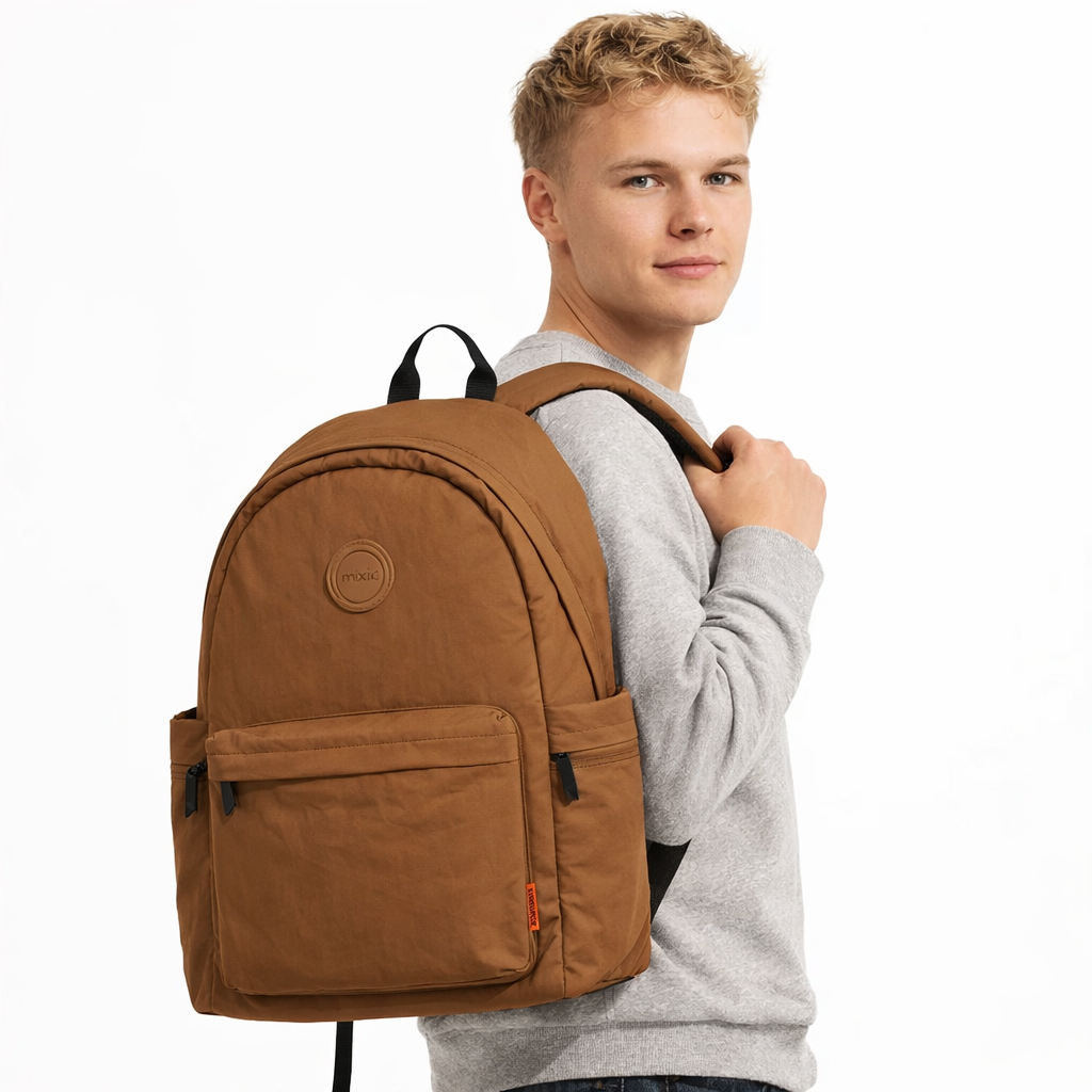 Lett Tur- og Hverdagsryggsekk – Vannavvisende Laptopsekk til Reise, Tur og Skole