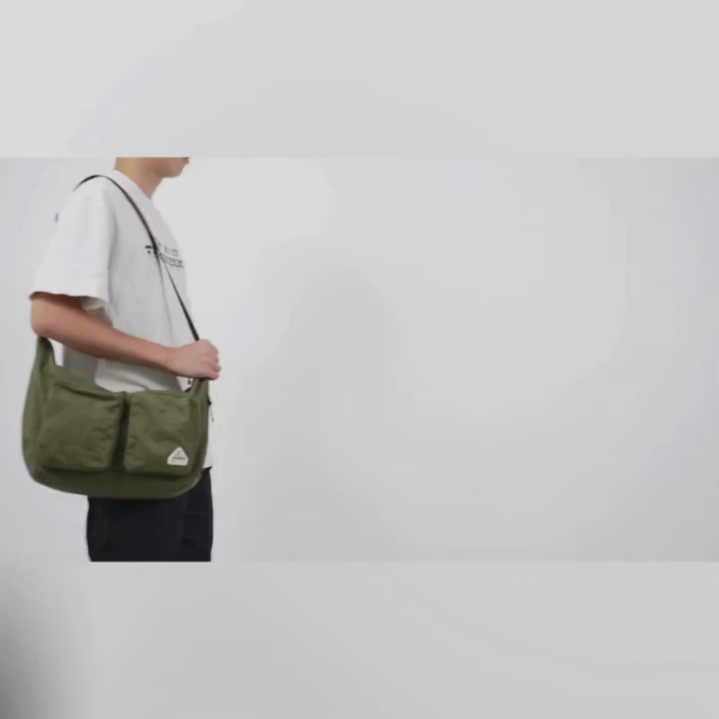 Stor Crossbody Laptopveske 15" – Lett Messenger Bag for Reise, Jobb og Hverdag